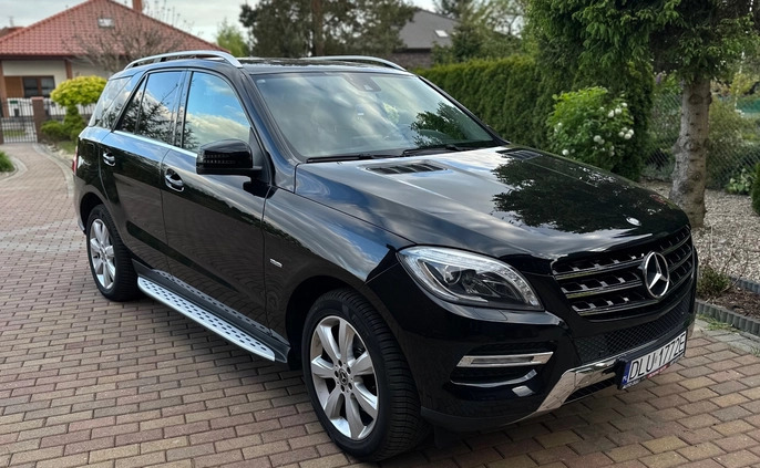 Mercedes-Benz ML cena 95777 przebieg: 202837, rok produkcji 2012 z Osiek małe 497